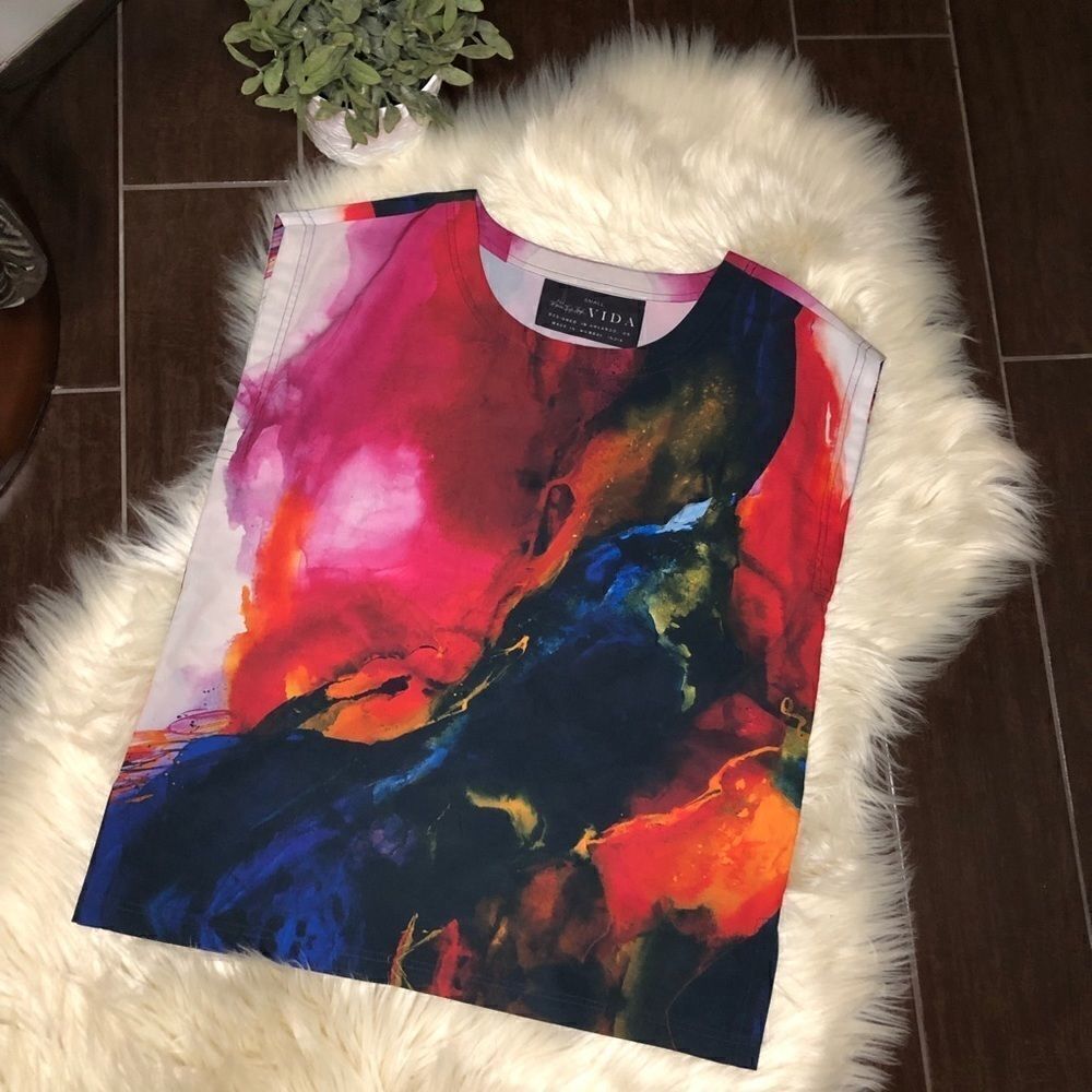 Vida watercolored blouse size small